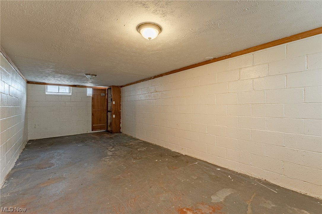 13009 Littleton Road Cleveland, OH 44125 - Photo 17 of 22