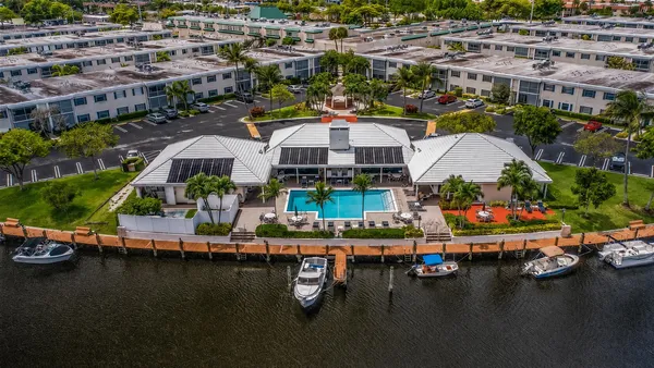 $190,000 | 180 Cypress Club Drive, Unit 815, Pompano Beach, FL 33060