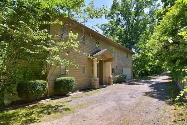 $600,000 | 16431 Glassman Road, Union Pier, MI 49129
