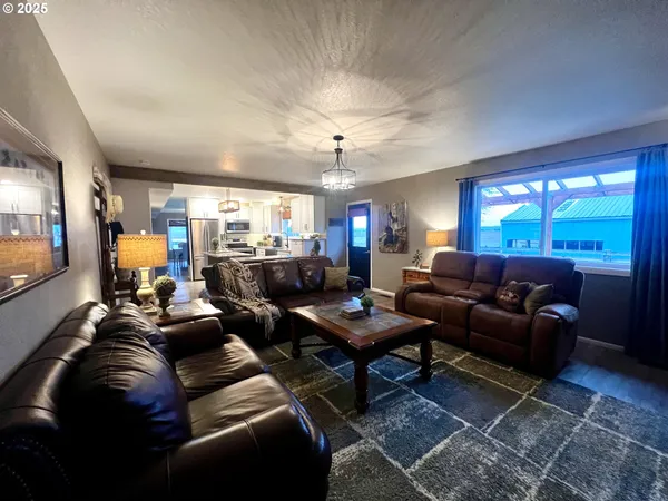 $1,150,000 | 71176 Tutuilla Road, Pendleton, OR 97801