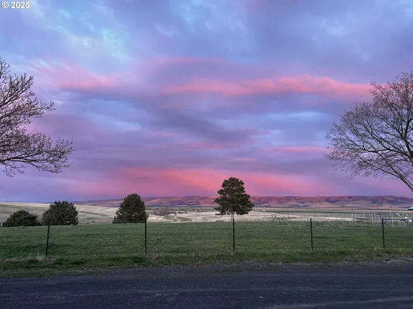 $1,150,000 | 71176 Tutuilla Road, Pendleton, OR 97801