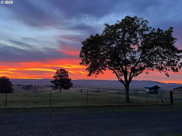 $1,150,000 | 71176 Tutuilla Road, Pendleton, OR 97801