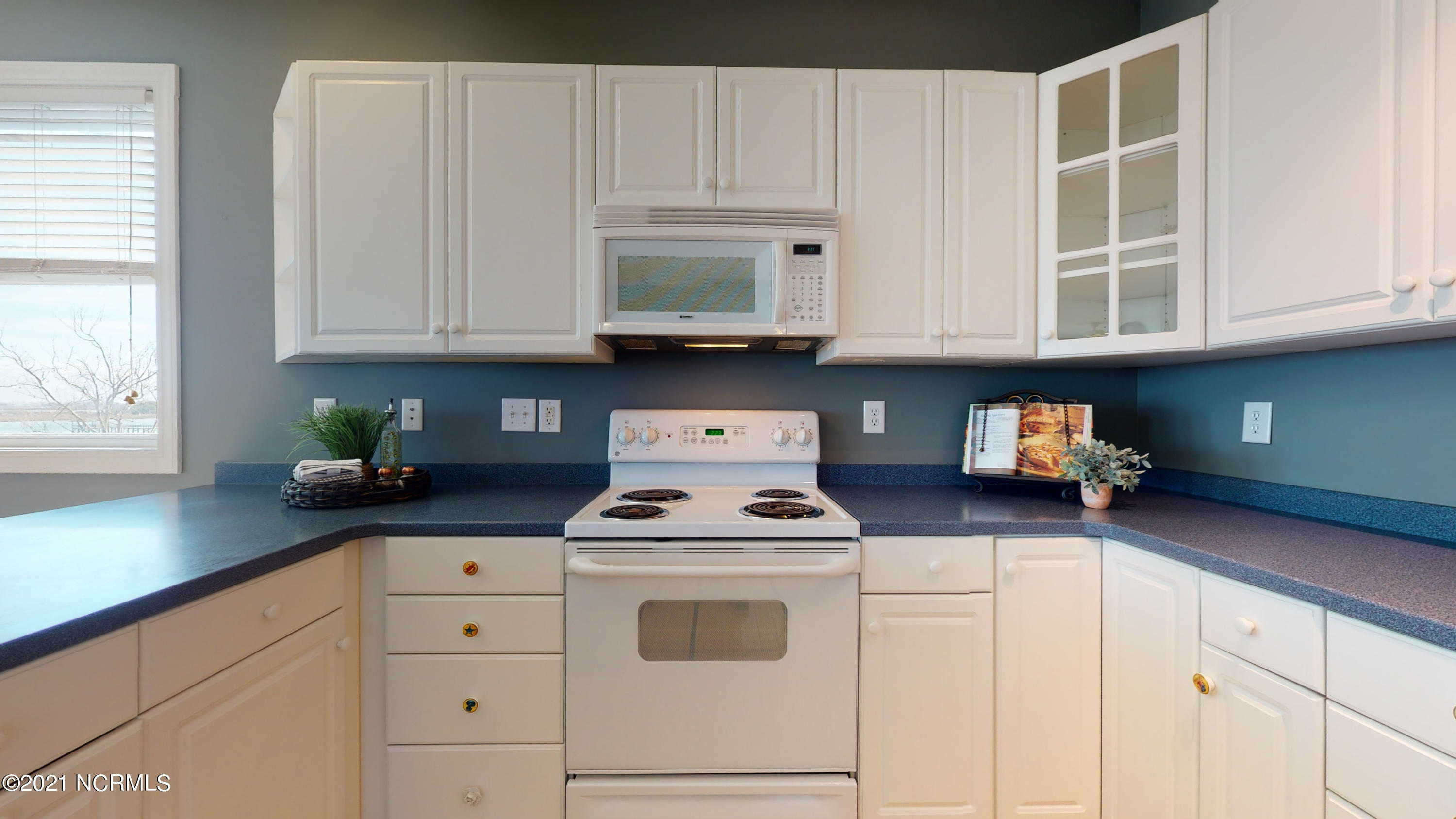 645 Hickory Point Road Hampstead, NC 28443 - Photo 35 of 104 645 Hickory Point Road-34