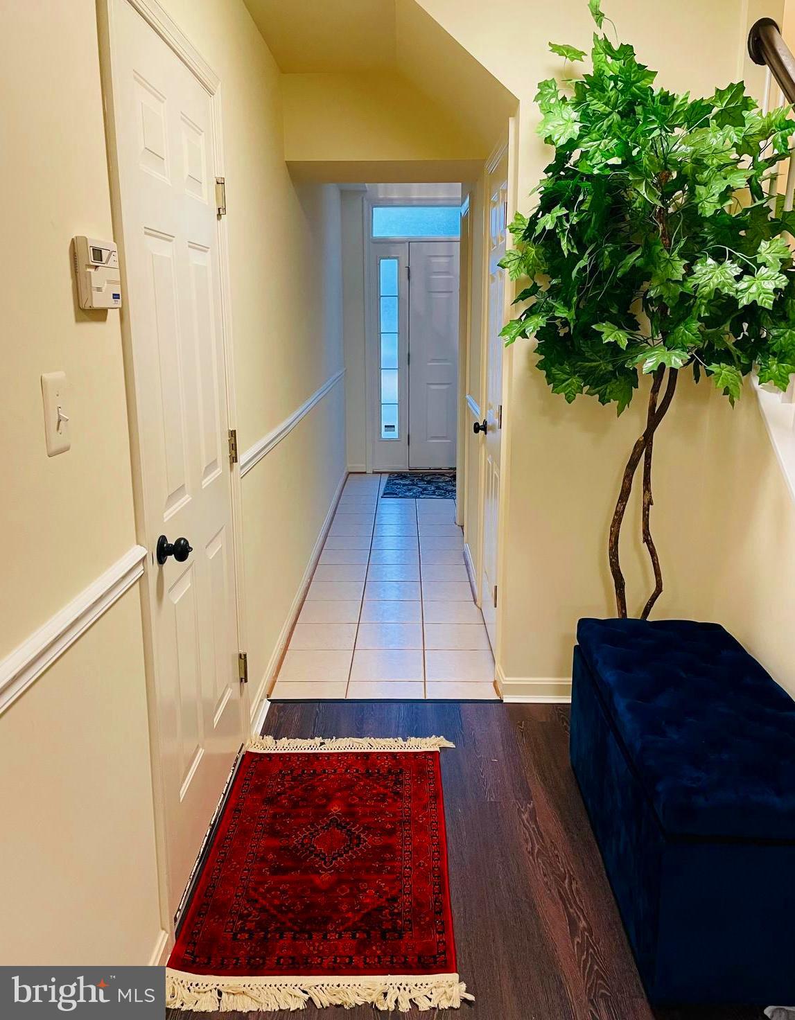 43005 Beachall Street Chantilly, VA 20152 - Photo 12 of 28 a view of entryway