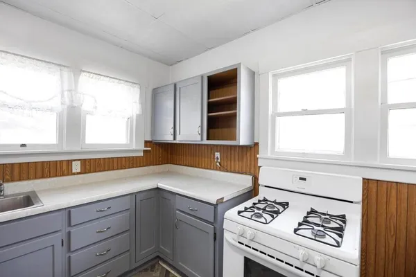 $55,000 | 212 South Holbrook Street, Fort Scott, KS 66701