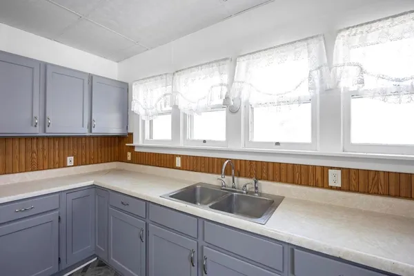 $55,000 | 212 South Holbrook Street, Fort Scott, KS 66701