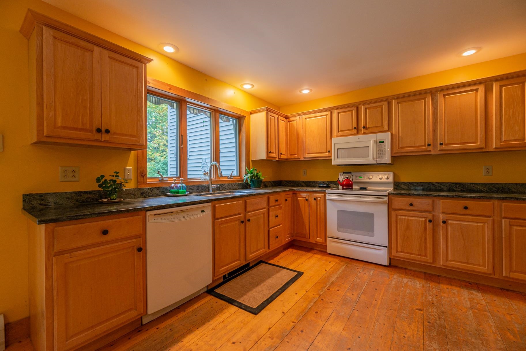 94 Mending Walls Road Manchester, VT 05255 - Photo 6 of 24 Gallery Image 6