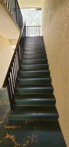 $2,000 | 6110 Country Club Way, Unit 201, Sarasota, FL 34243