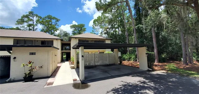 $2,000 | 6110 Country Club Way, Unit 201, Sarasota, FL 34243
