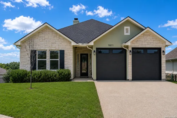 $549,900 | 1811 Chateau, Kerrville, TX 78028