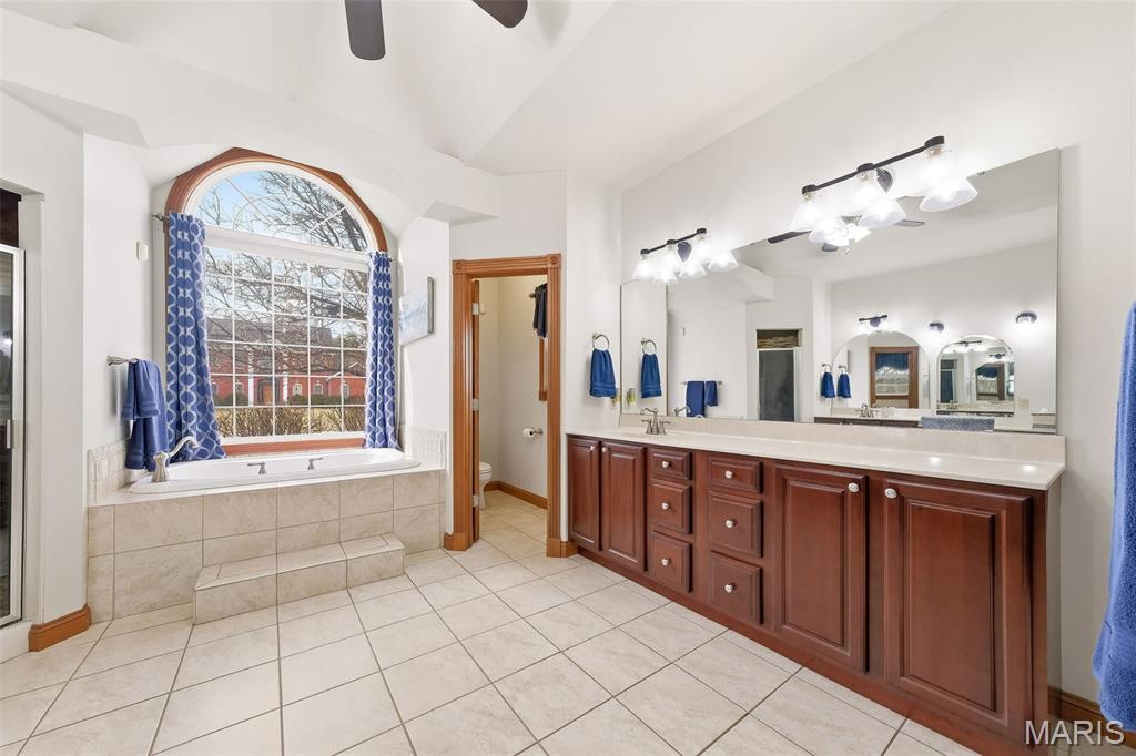 1676 Lancaster Drive O'Fallon, IL 62269 - Photo 40 of 73