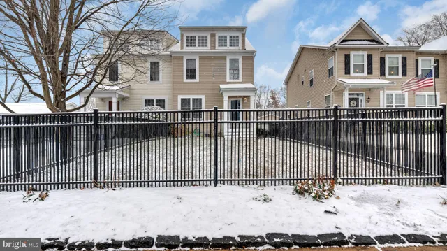 $3,900 | 1833 B Drew Street, Annapolis, MD 21401