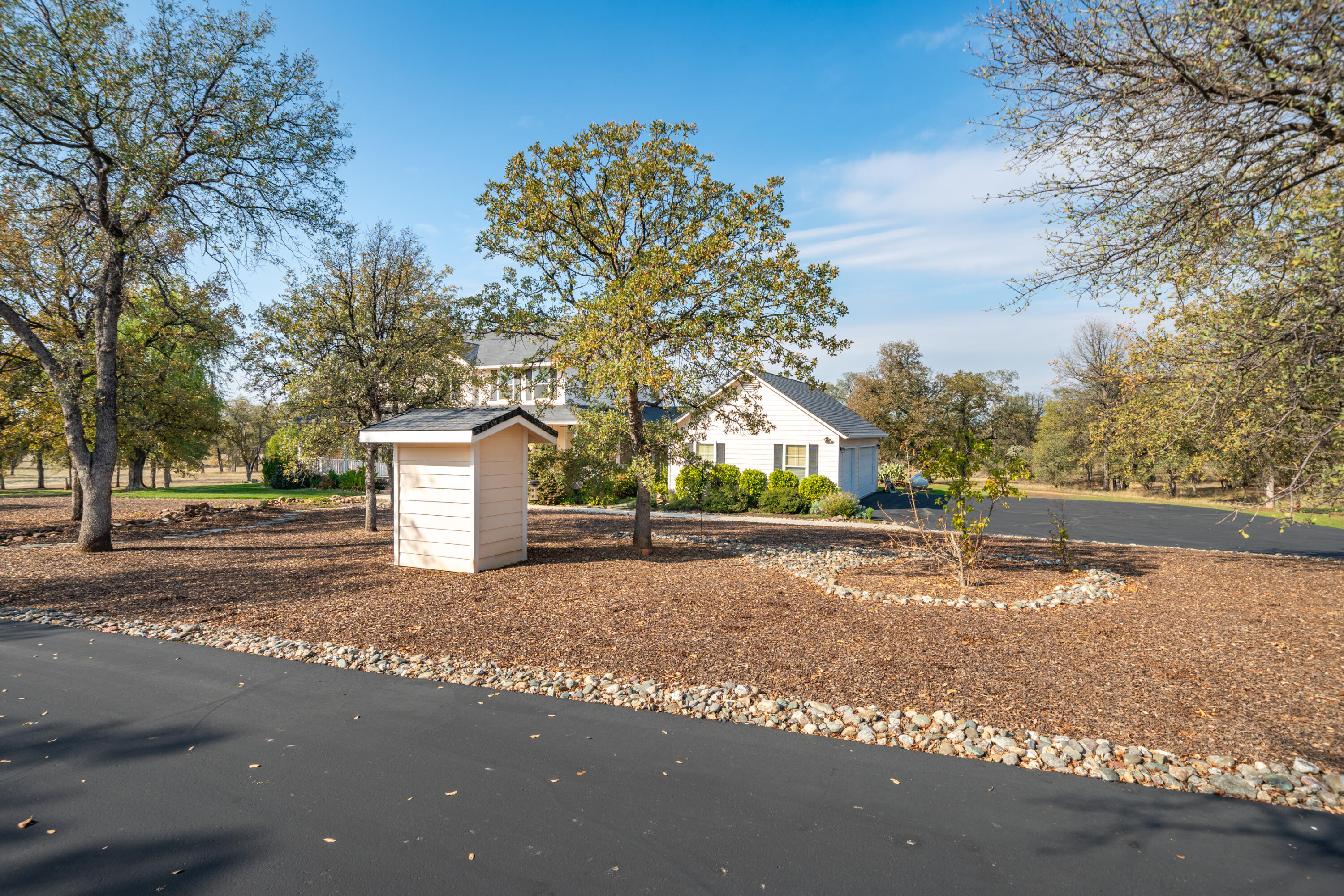 8180 Whispering Oaks Road Redding, CA 96002 - Photo 93 of 100 WINDING DRIVEWAY