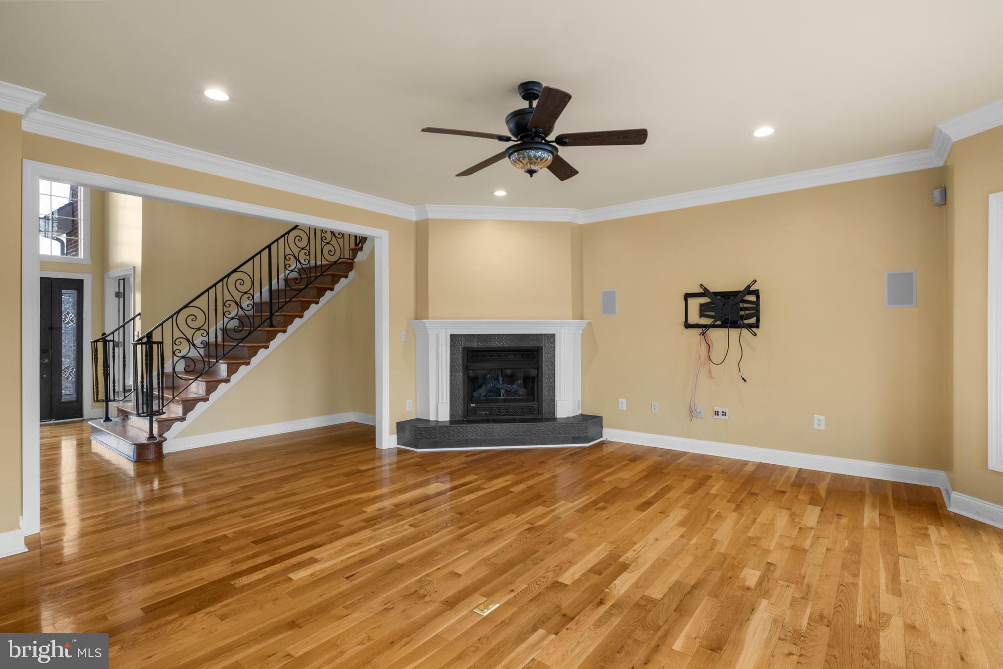 240 Glendobbin Road Winchester, VA 22603 - Photo 16 of 58 Family room - looking from the kitchen