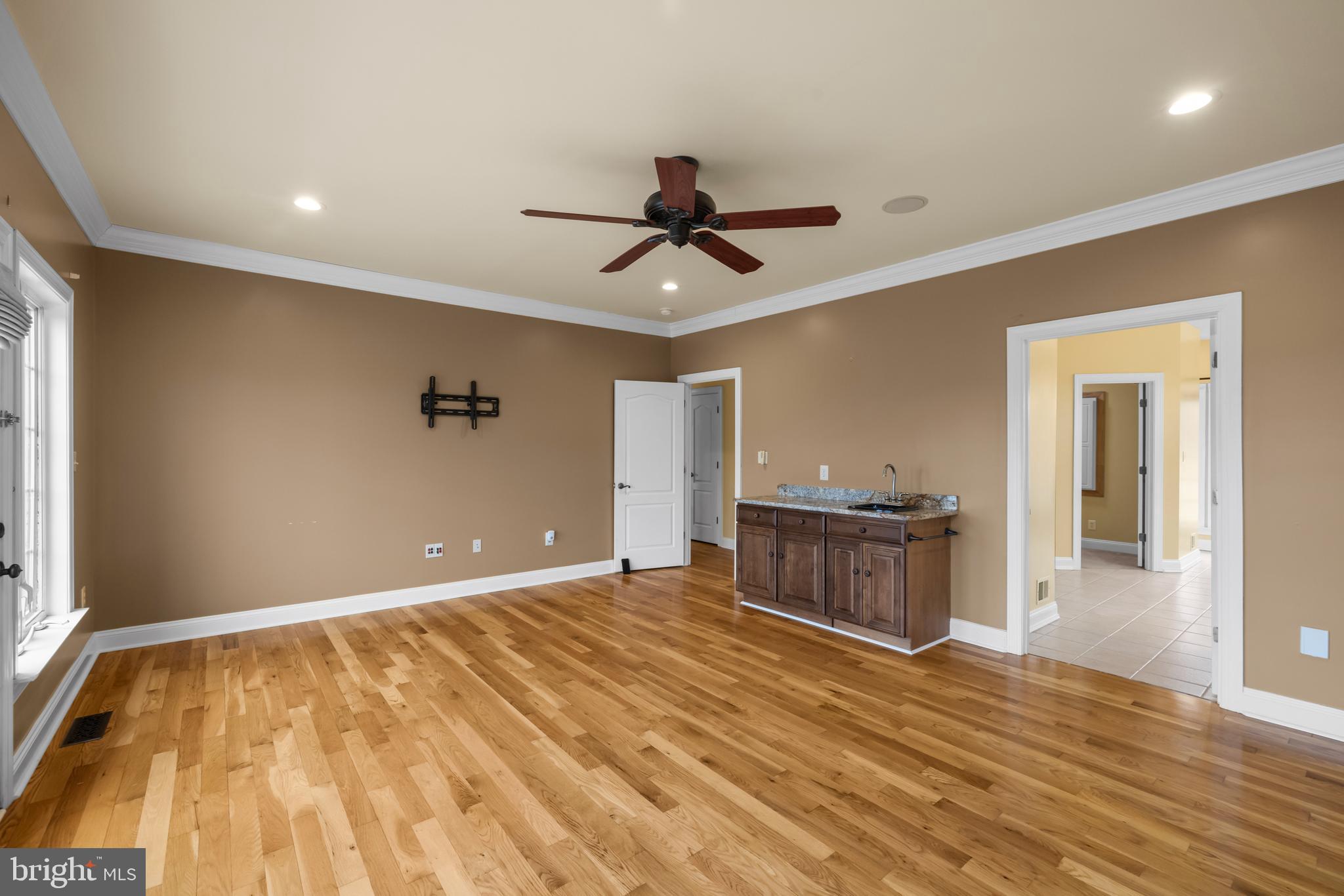 240 Glendobbin Road Winchester, VA 22603 - Photo 27 of 58 First Floor Primary BR