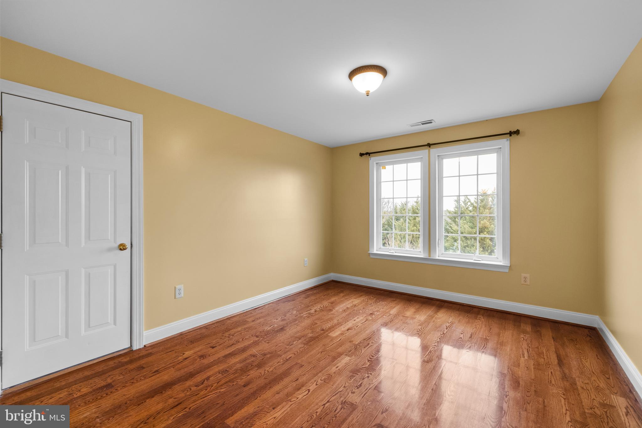 240 Glendobbin Road Winchester, VA 22603 - Photo 33 of 58 BR 2 - upstairs