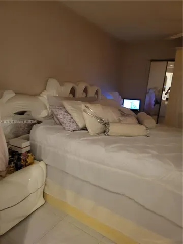 $560,000 | 6771 Northwest 199th Terrace, Hialeah, FL 33015