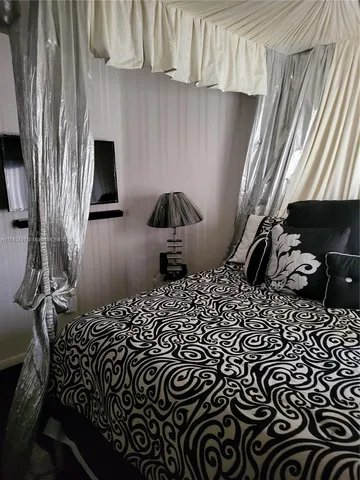 $560,000 | 6771 Northwest 199th Terrace, Hialeah, FL 33015