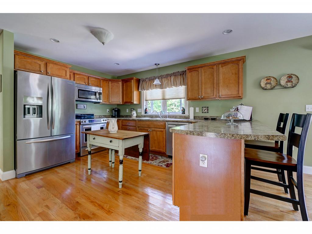 33 Wood Ridge Lane Exeter, NH 03833 - Photo 7 of 33