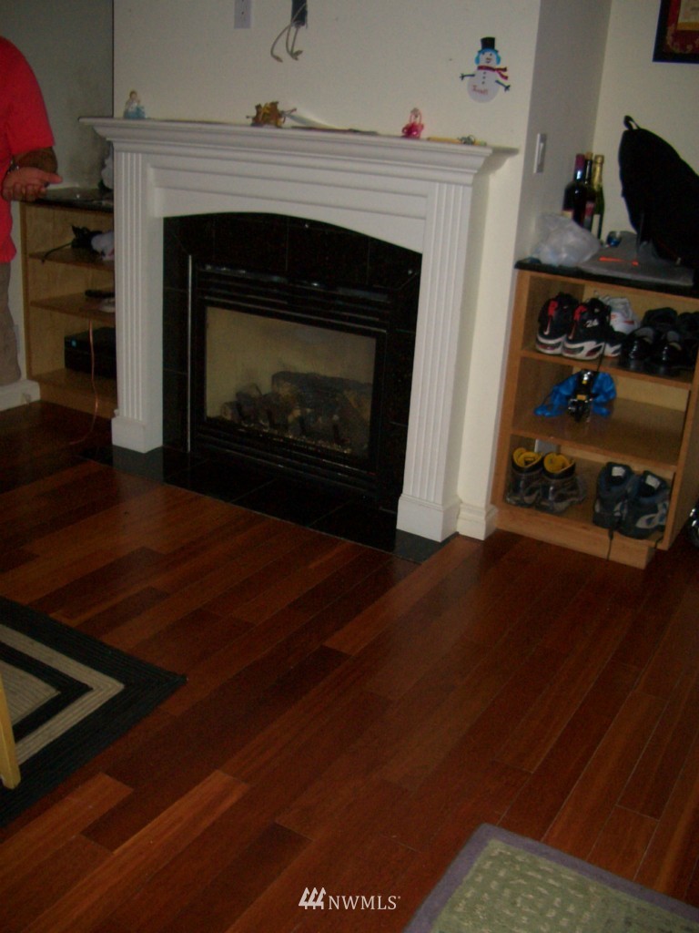 3307 Northeast 6th Place Renton, WA 98056 - Photo 2 of 9