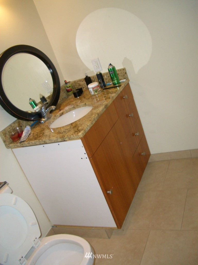 3307 Northeast 6th Place Renton, WA 98056 - Photo 6 of 9
