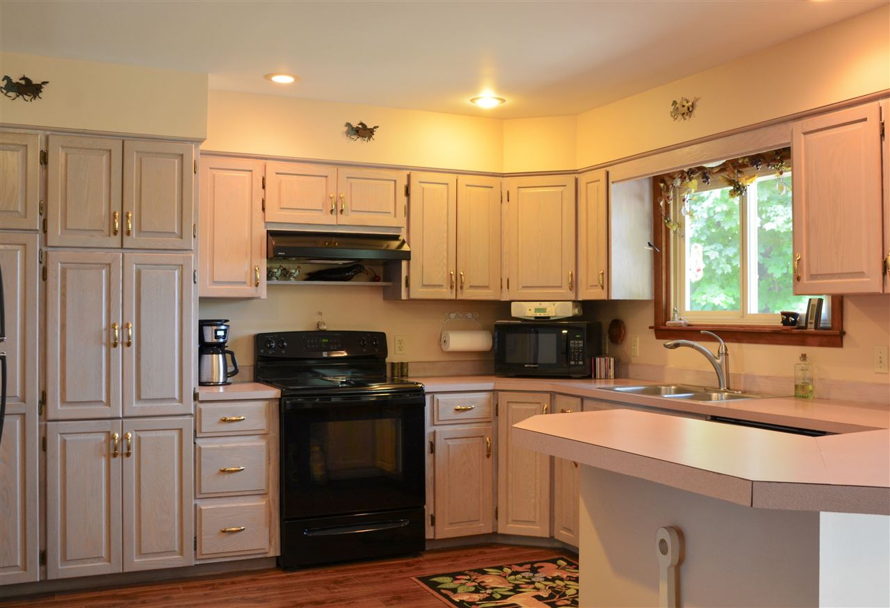 10215 East Fort Road Suttons Bay, MI 49682 - Photo 42 of 60 1851099-41.JPG