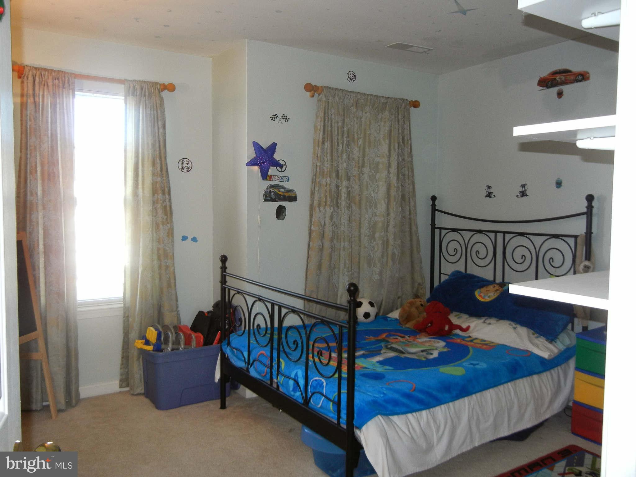 43536 Gabriel Square Chantilly, VA 20152 - Photo 21 of 25 Bedroom three