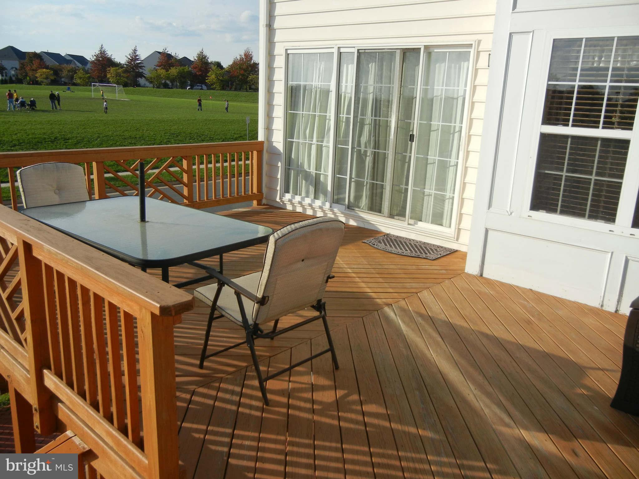 43536 Gabriel Square Chantilly, VA 20152 - Photo 24 of 25 Deck