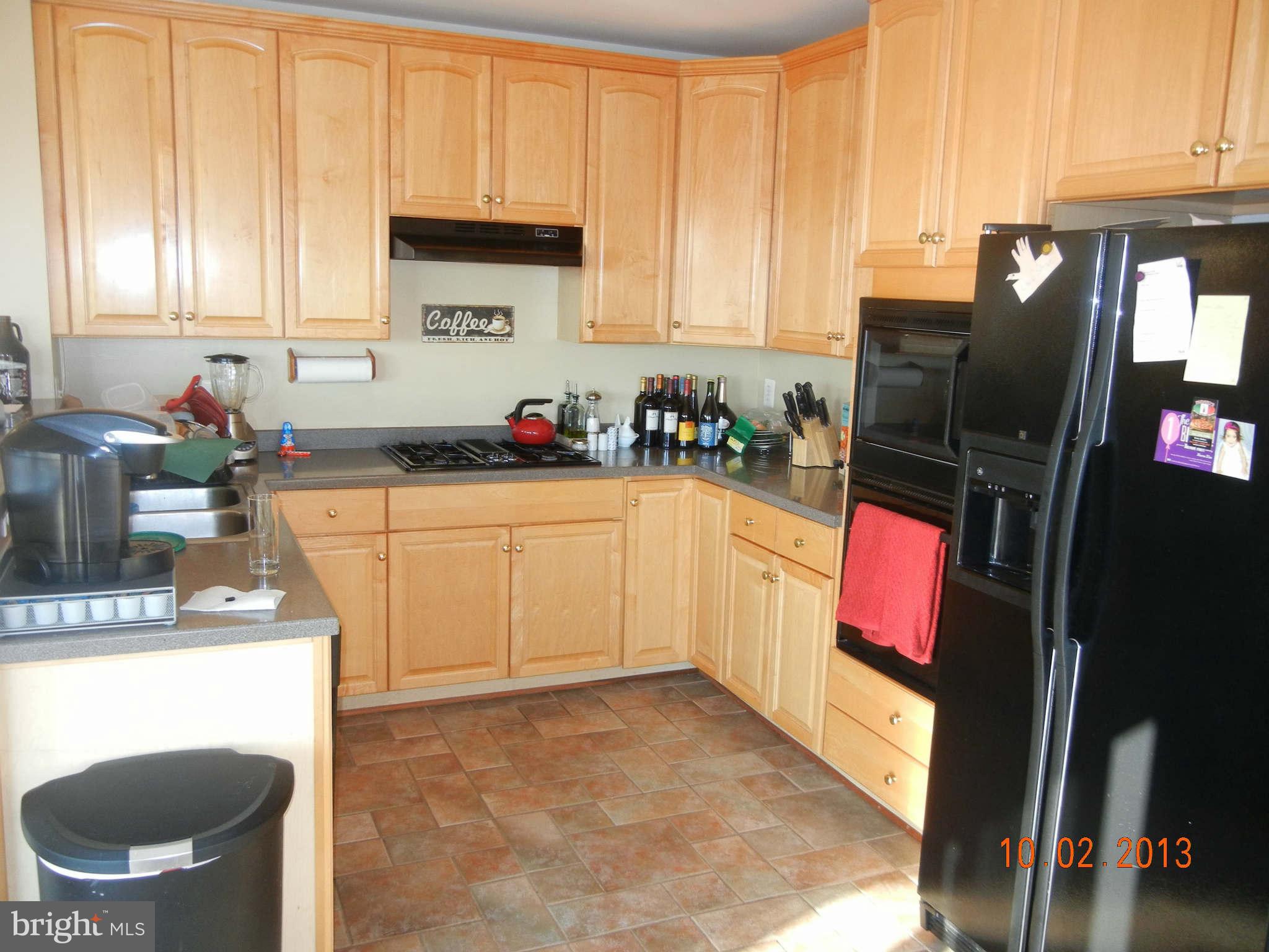 43536 Gabriel Square Chantilly, VA 20152 - Photo 7 of 25 Kitchen