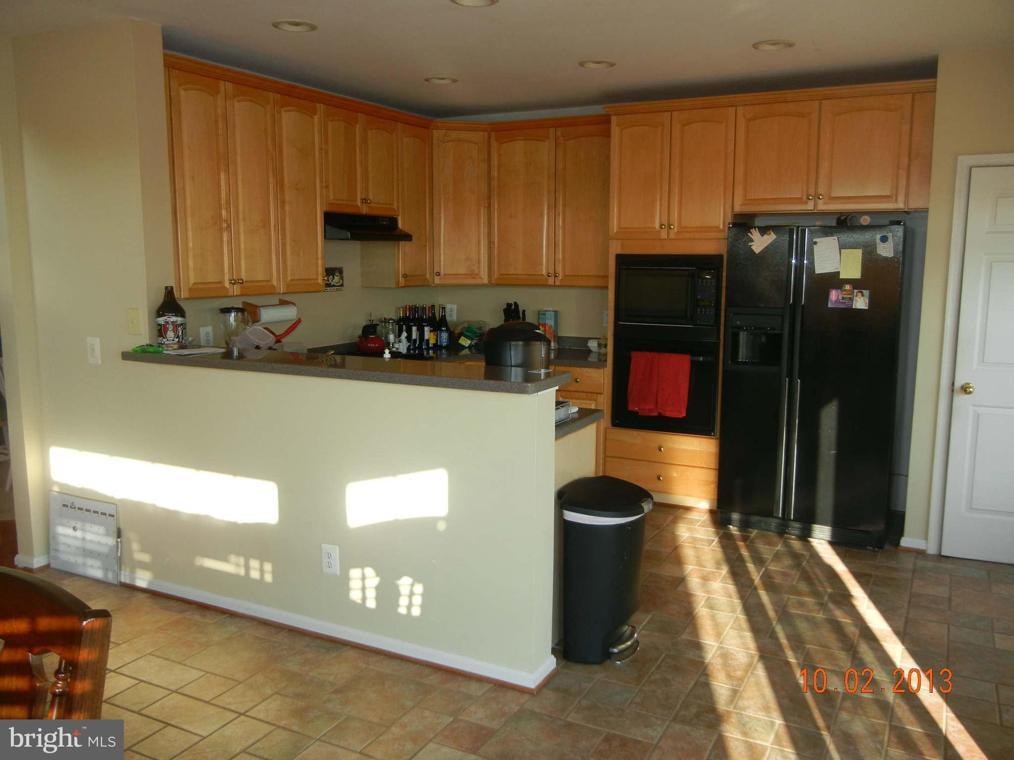 43536 Gabriel Square Chantilly, VA 20152 - Photo 8 of 25 Kitchen