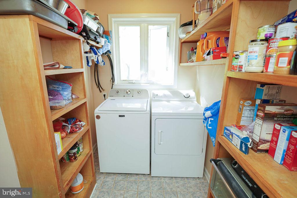 212 Main Street Preston, MD 21655 - Photo 15 of 56 a utility room with dryer and washer