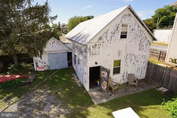 a front view of house with yard