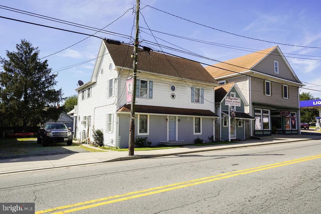 212 Main Street Preston, MD 21655 - Photo 4 of 56 a view of a building with a street