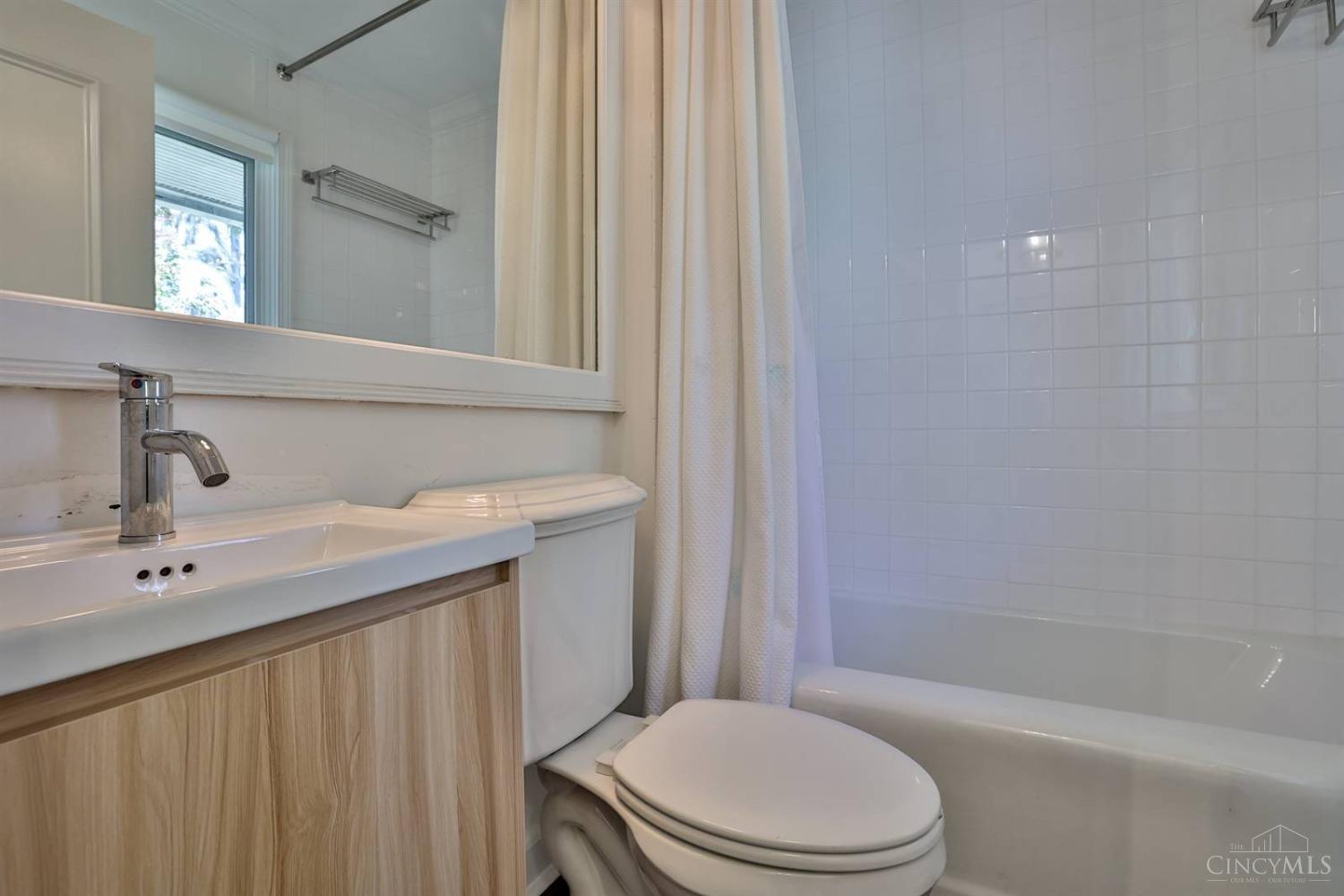 2481 Grandin Road Cincinnati, OH 45208 - Photo 28 of 62