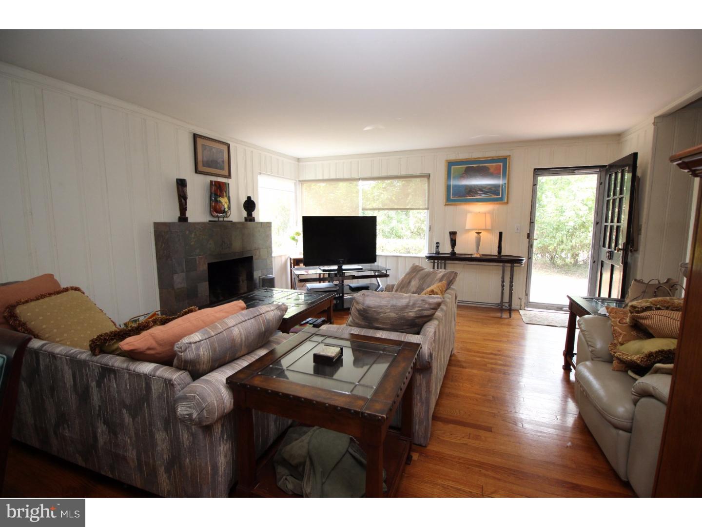 9 Mt Lucas Road Princeton, NJ 08540 - Photo 10 of 25 Living Room