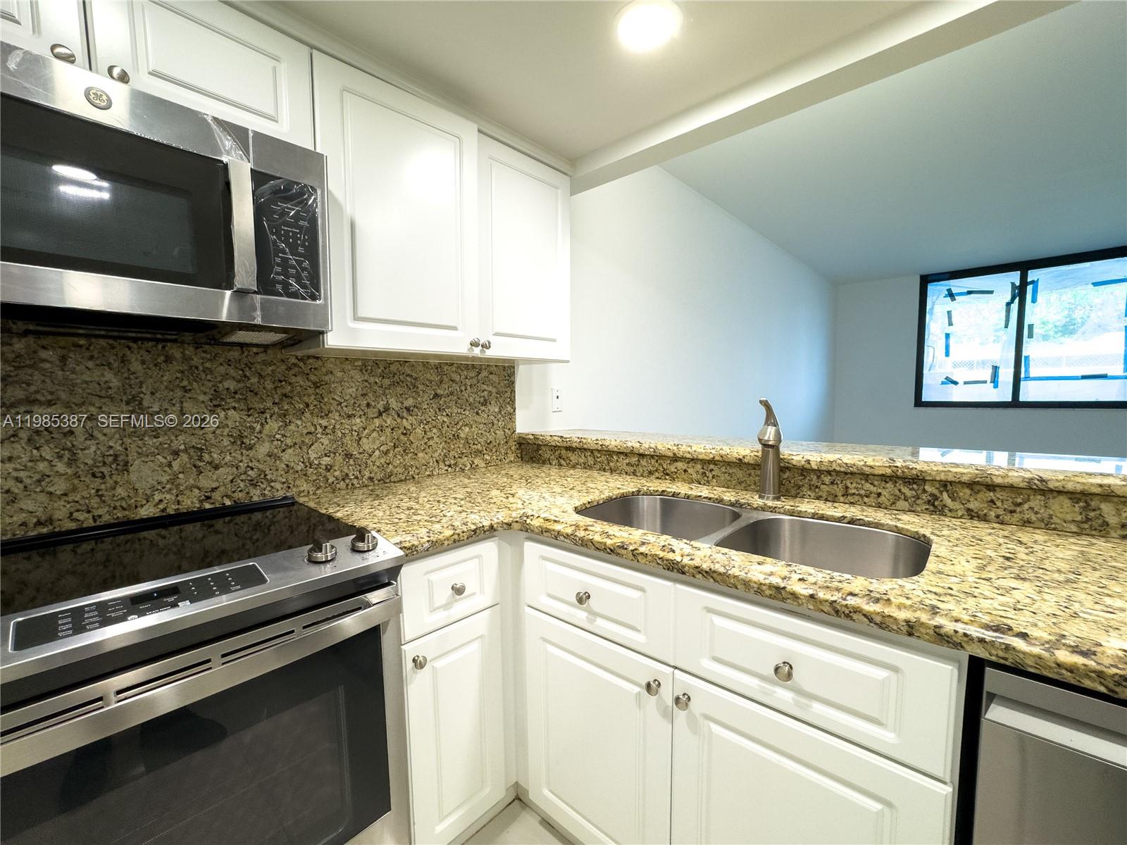 540 Brickell Key Drive, Unit 416 Miami, FL 33131 - Photo 5 of 10
