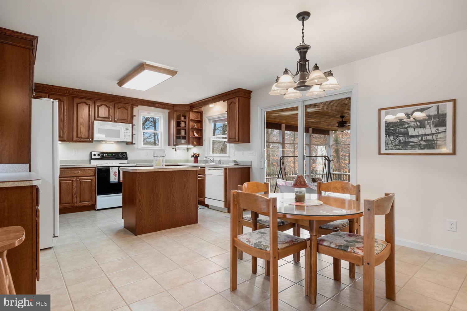 31709 West Edge Road Millington, MD 21651 - Photo 3 of 35 Spacious eat in kitchen