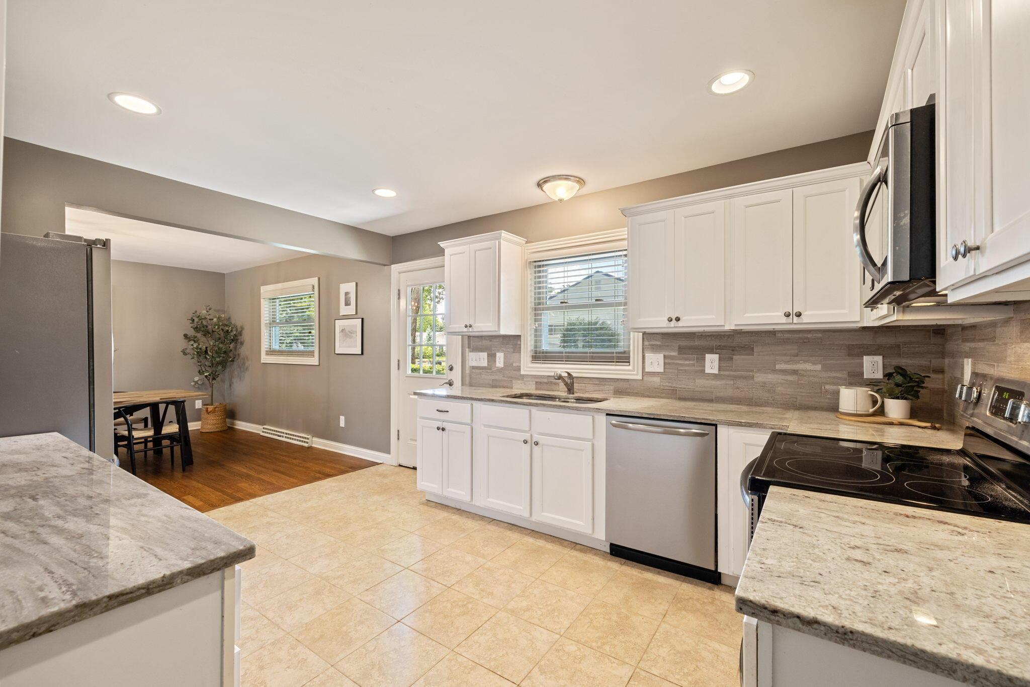3951 Mountview Road Columbus, OH 43220 - Photo 8 of 35 Updated Kitchen