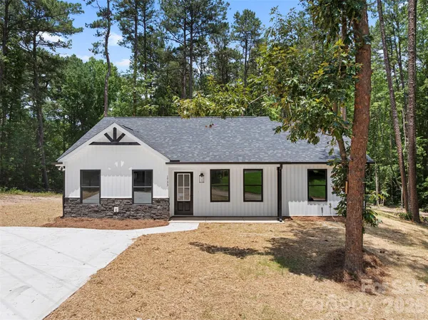 $399,000 | 1733 Rollingwood Drive, Kannapolis, NC 28081