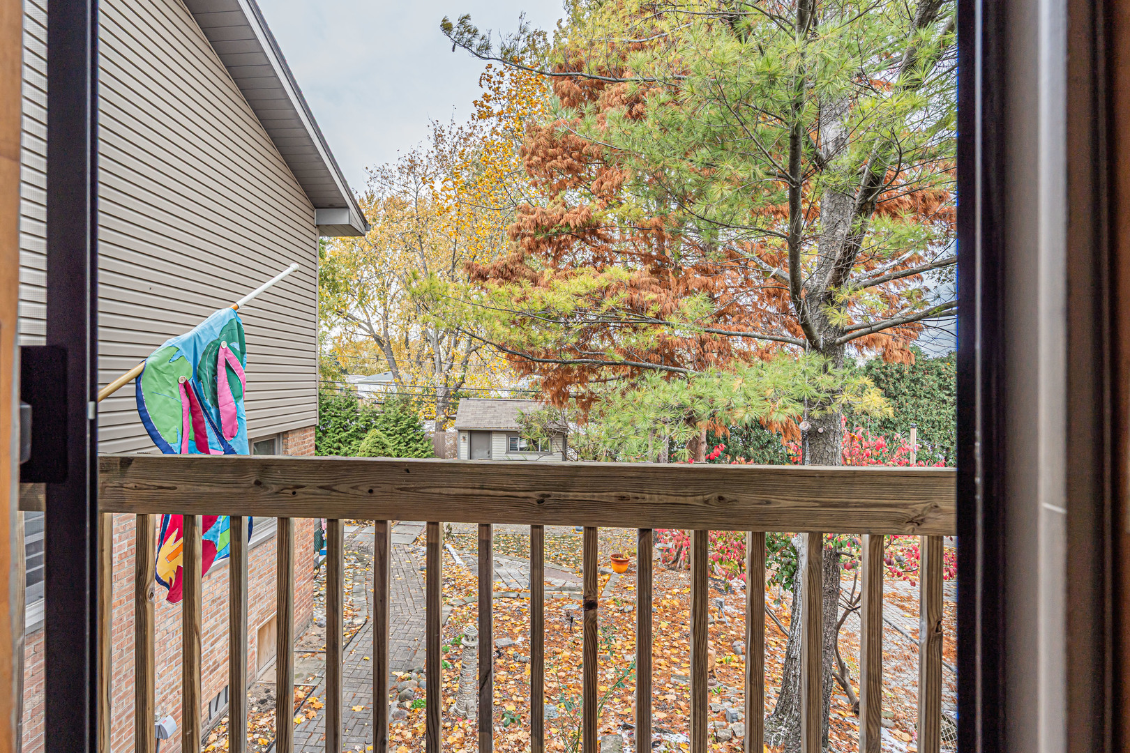 6528 Ridge Drive Chicago Ridge, IL 60415 - Photo 18 of 33 a small space with wooden fence and deck
