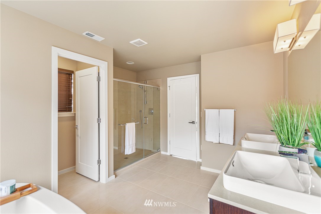 3930 171st Place Southeast Bothell, WA 98012 - Photo 13 of 23 Gallery Image 13