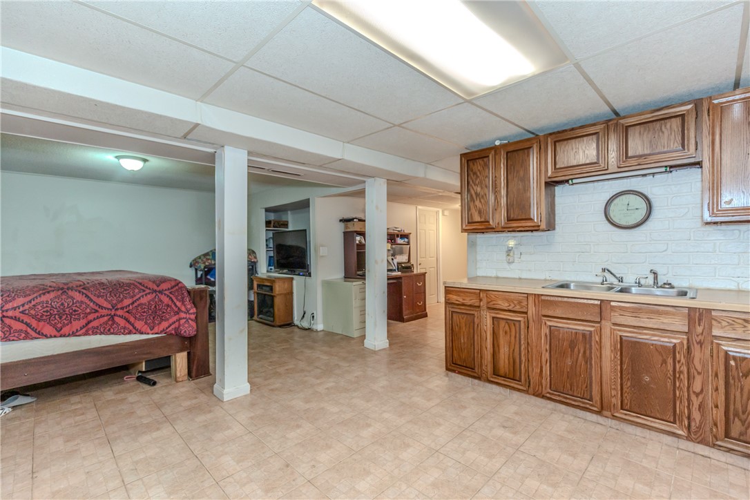 91 Curry Road Cranston, RI 02920 - Photo 25 of 33