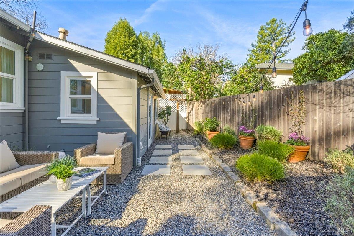 250 Butterfield Road San Anselmo, CA 94960 - Photo 21 of 28 a view of a back yard of the house