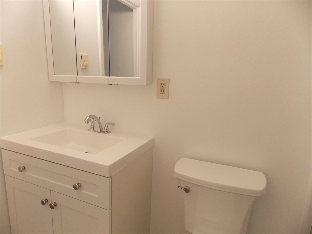 243-273 Boston Post Road East, Unit 12 Marlborough, MA 01752 - Photo 6 of 10