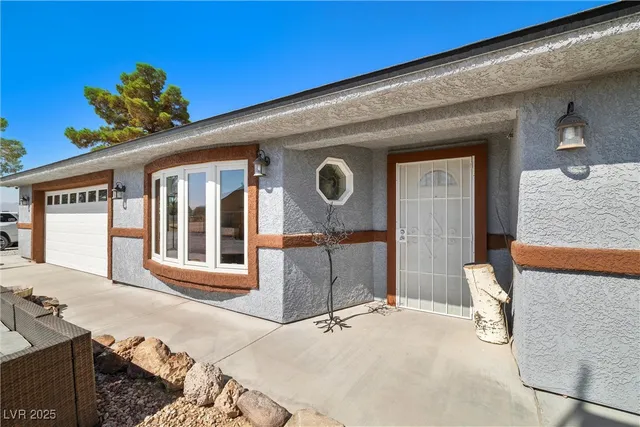 $589,000 | 371 West Nopah Vista Avenue, Pahrump, NV 89060