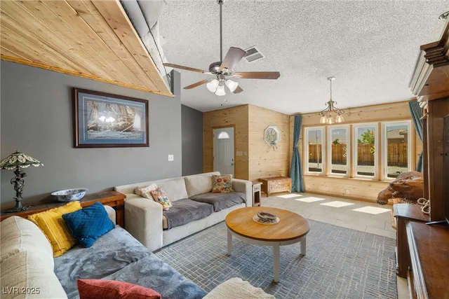 $589,000 | 371 West Nopah Vista Avenue, Pahrump, NV 89060