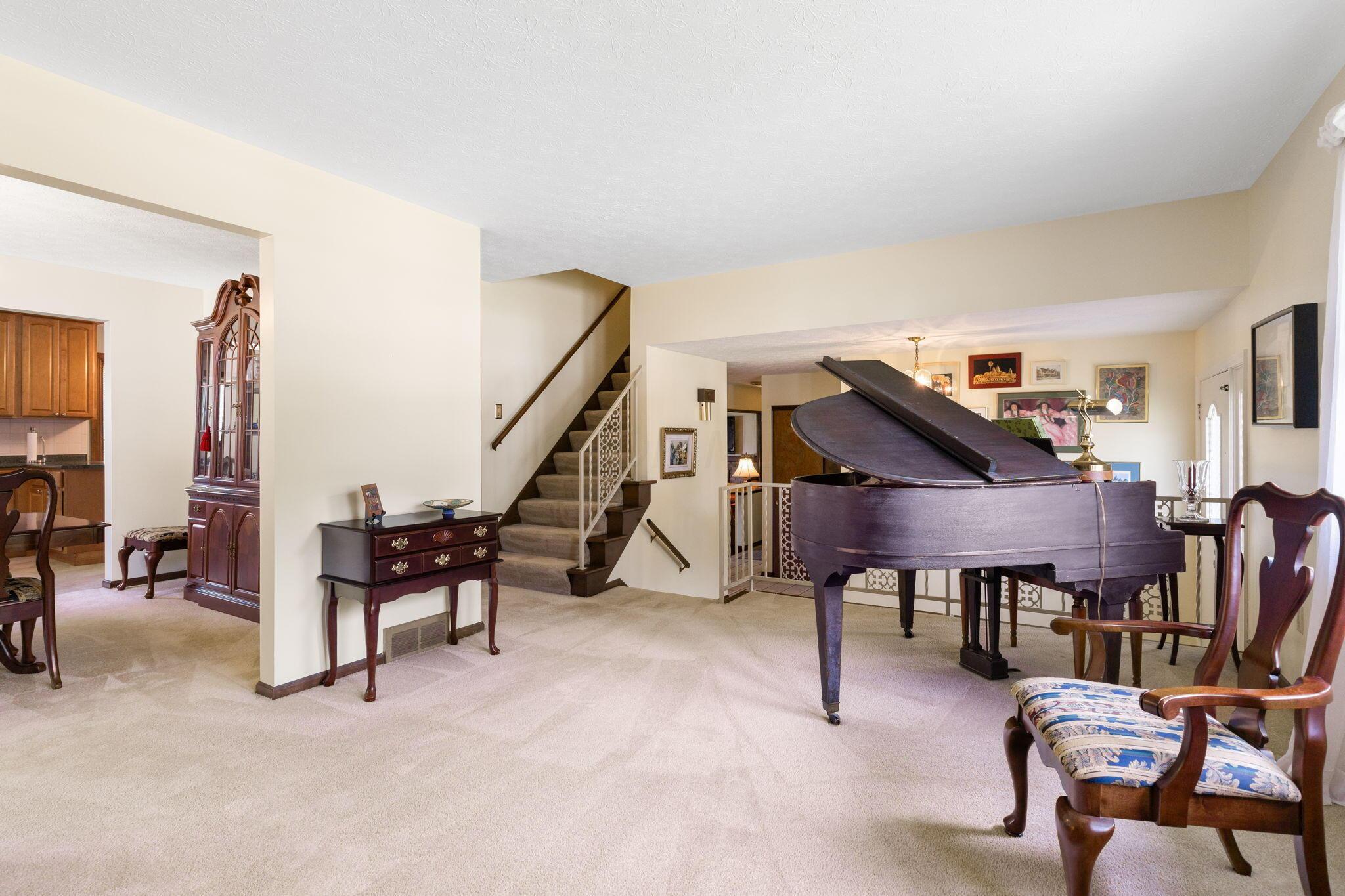 5478 Larkwood Road Columbus, OH 43229 - Photo 8 of 50 5478 Larkwood Rd (Interior)-5