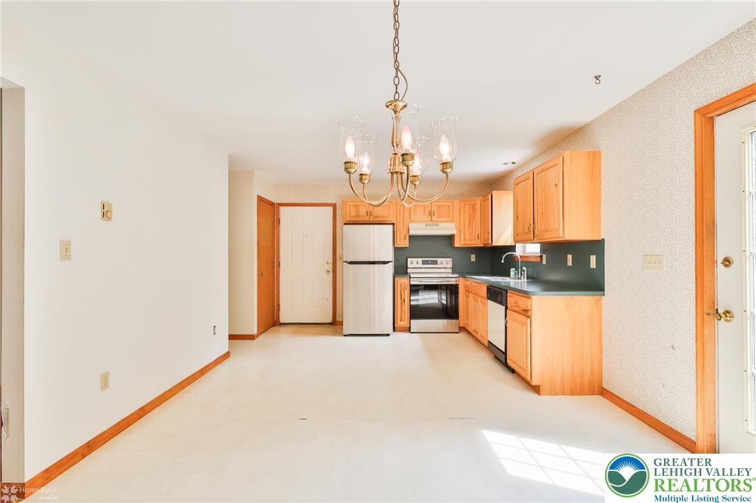 431 Hawk Road Saylorsburg, PA 18353 - Photo 8 of 30 Gallery Image 8