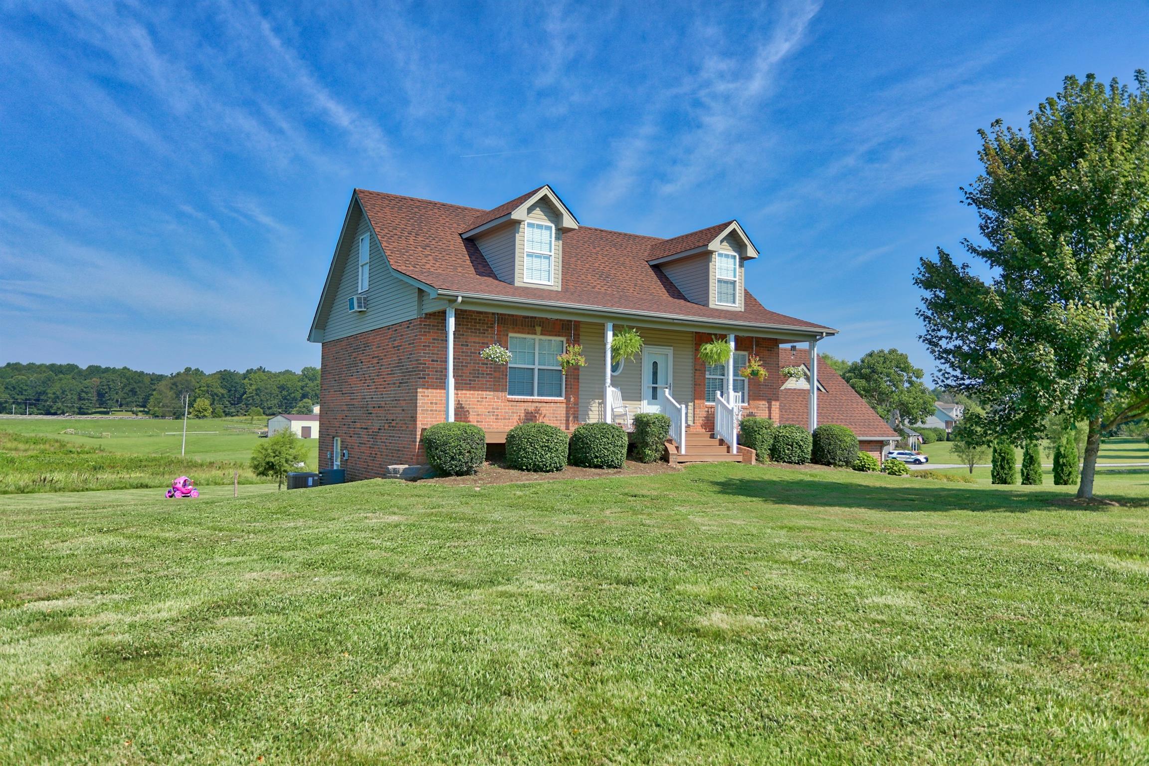 3368 Maxie Jones Road Springfield, TN 37172 - Photo 2 of 27 a front view of a house with a yard
