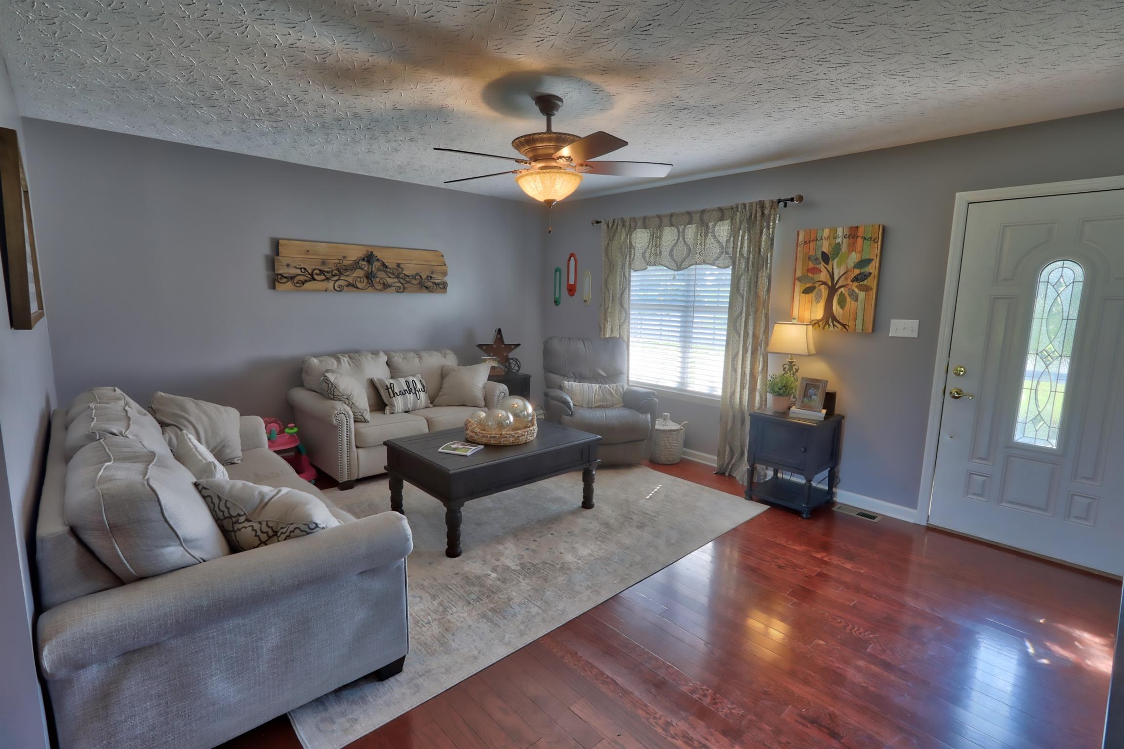 3368 Maxie Jones Road Springfield, TN 37172 - Photo 6 of 27 a living room with furniture and window